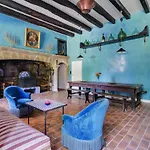 Nyaraló Le Domaine De Linars - L'aile Du Chateau Le Truel