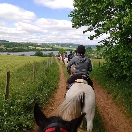 Nyaraló Le Domaine De Linars - L'aile Du Chateau