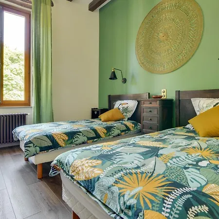 Holiday home Le Domaine De Linars - L'aile Du Chateau *