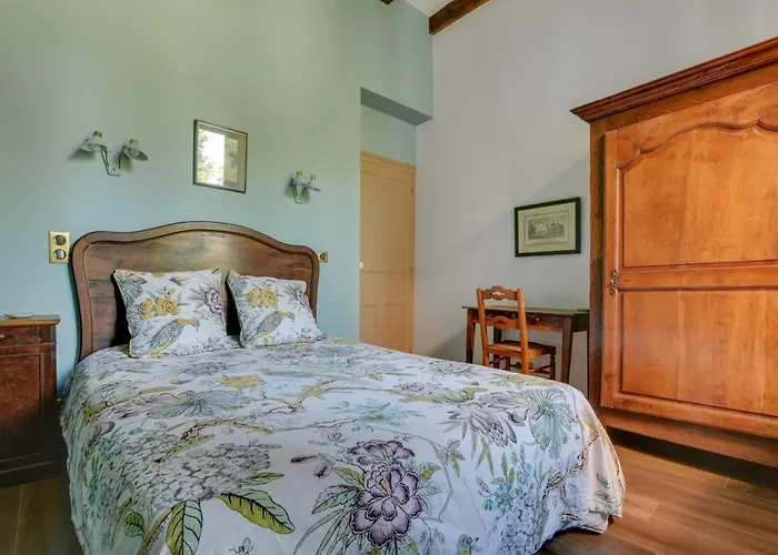 Le Domaine De Linars - L'aile Du Chateau *